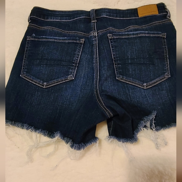 American Eagle size 8 high rise-shorts - Picture 2 of 4